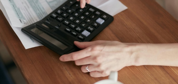 Key Factors Affecting A/R Forecasts Every Business Should Monitor